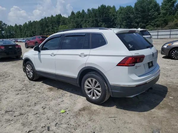 3VV3B7AX0JM079861 2018 VOLKSWAGEN TIGUAN - Image 2