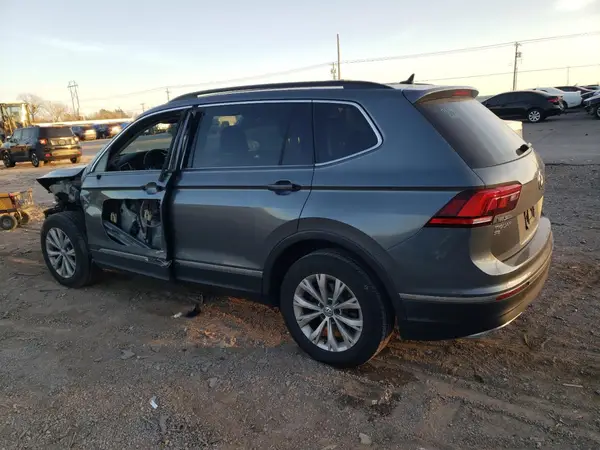 3VV3B7AX0JM088351 2018 VOLKSWAGEN TIGUAN - Image 2