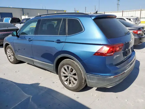 3VV3B7AX0JM095462 2018 VOLKSWAGEN TIGUAN - Image 2