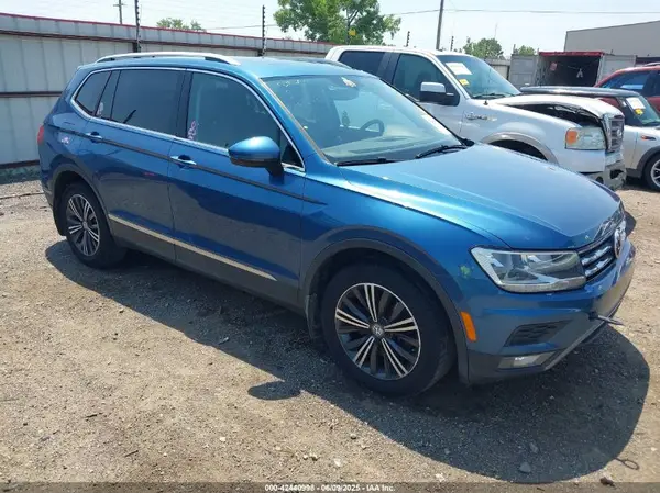 3VV3B7AX0JM117136 2018 VOLKSWAGEN TIGUAN - Image 1
