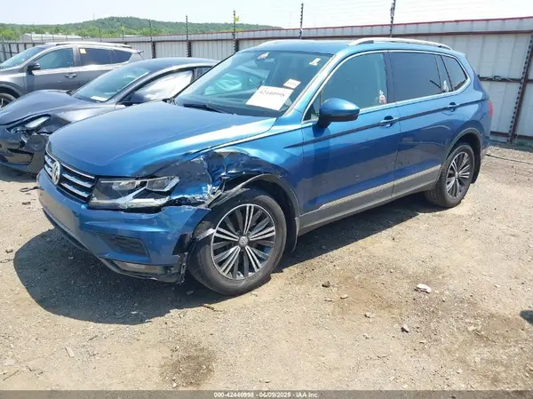 3VV3B7AX0JM117136 2018 VOLKSWAGEN TIGUAN - Image 2