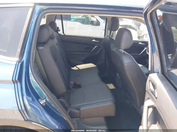 3VV3B7AX0JM117136 2018 VOLKSWAGEN TIGUAN - Image 8