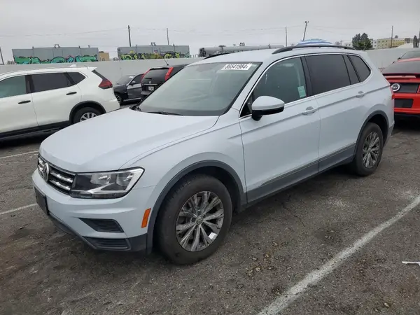 3VV3B7AX0JM120568 2018 VOLKSWAGEN TIGUAN - Image 1