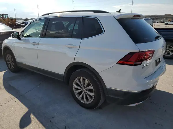 3VV3B7AX0JM125074 2018 VOLKSWAGEN TIGUAN - Image 2