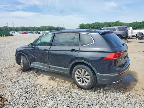 3VV3B7AX0JM128895 2018 VOLKSWAGEN TIGUAN - Image 2
