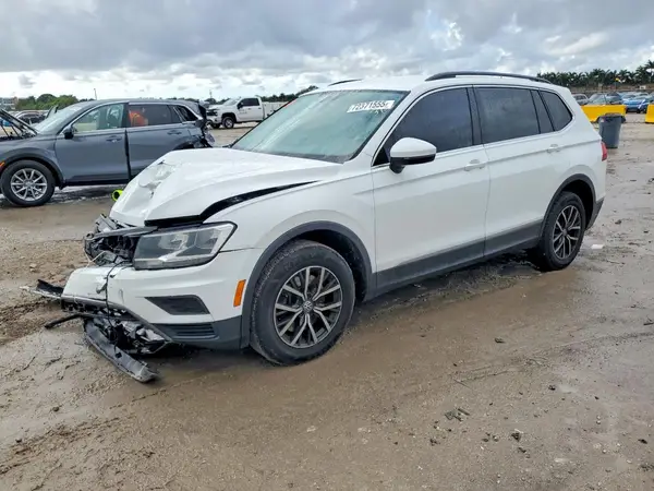 3VV3B7AX0JM190569 2018 VOLKSWAGEN TIGUAN - Image 1