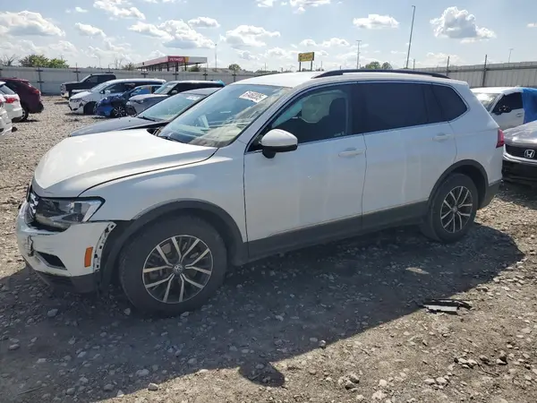 3VV3B7AX0JM208889 2018 VOLKSWAGEN TIGUAN - Image 1