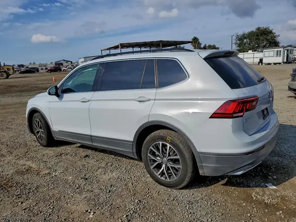 3VV3B7AX0KM039653 2019 VOLKSWAGEN TIGUAN - Image 2