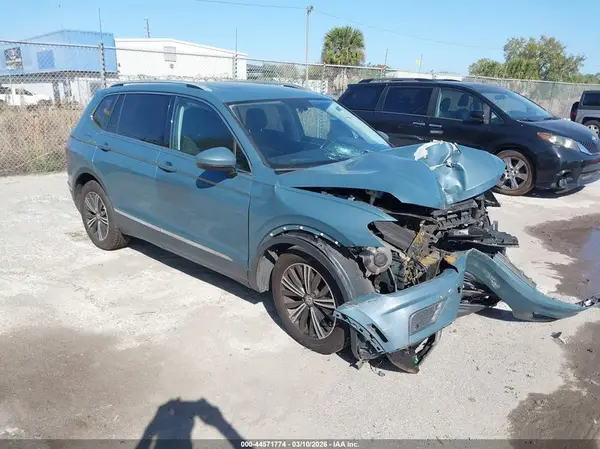 3VV3B7AX0KM078159 2019 VOLKSWAGEN TIGUAN - Image 1