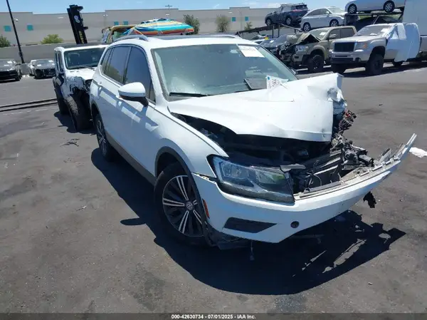 3VV3B7AX0KM080848 2019 VOLKSWAGEN TIGUAN - Image 1