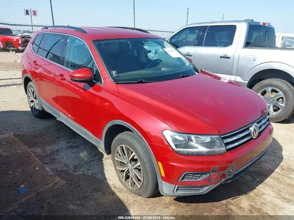 3VV3B7AX0KM099853 2019 VOLKSWAGEN TIGUAN - Image 1