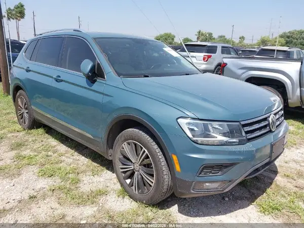 3VV3B7AX0KM119180 2019 VOLKSWAGEN TIGUAN - Image 1