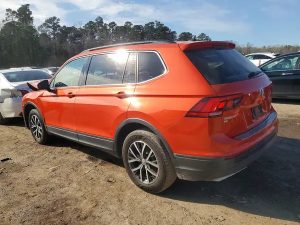 3VV3B7AX0KM126534 2019 VOLKSWAGEN TIGUAN - Image 2