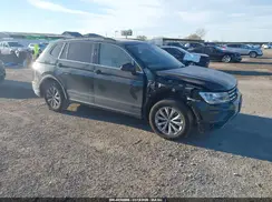 3VV3B7AX0KM142913 2019 VOLKSWAGEN TIGUAN