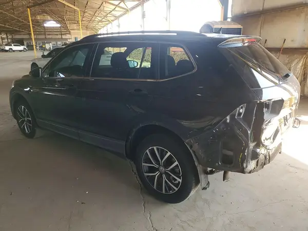 3VV3B7AX0KM158075 2019 VOLKSWAGEN TIGUAN - Image 2