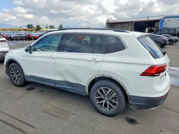 3VV3B7AX0KM184725 2019 VOLKSWAGEN TIGUAN - Image 2