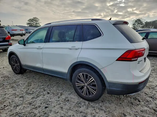3VV3B7AX0KM190024 2019 VOLKSWAGEN TIGUAN - Image 2