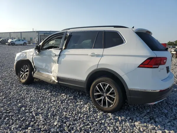 3VV3B7AX0LM003852 2020 VOLKSWAGEN TIGUAN - Image 2