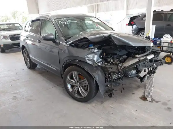 3VV3B7AX0LM007612 2020 VOLKSWAGEN TIGUAN - Image 1
