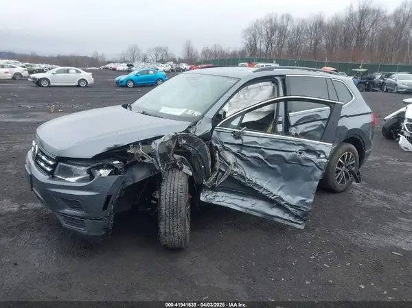 3VV3B7AX0LM086621 2020 VOLKSWAGEN TIGUAN - Image 2