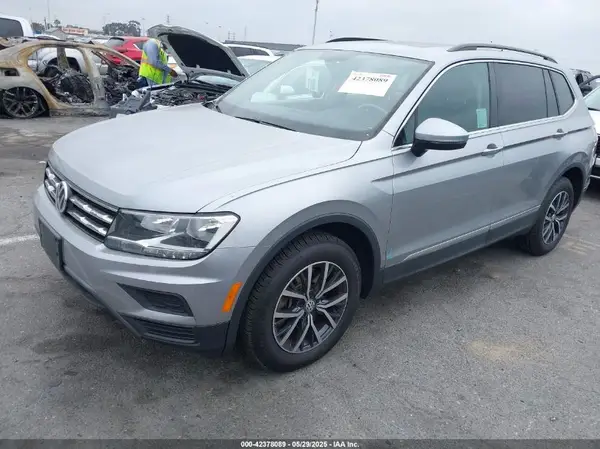 3VV3B7AX0LM108973 2020 VOLKSWAGEN TIGUAN - Image 2