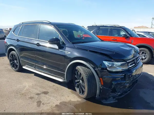 3VV3B7AX0MM121546 2021 VOLKSWAGEN TIGUAN - Image 1