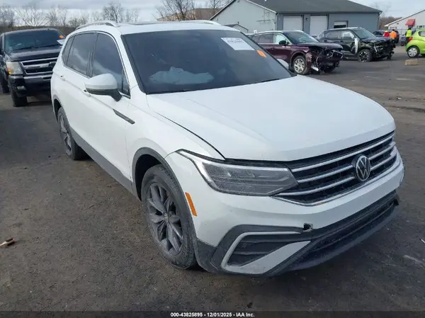 3VV3B7AX0NM090218 2022 VOLKSWAGEN TIGUAN - Image 1