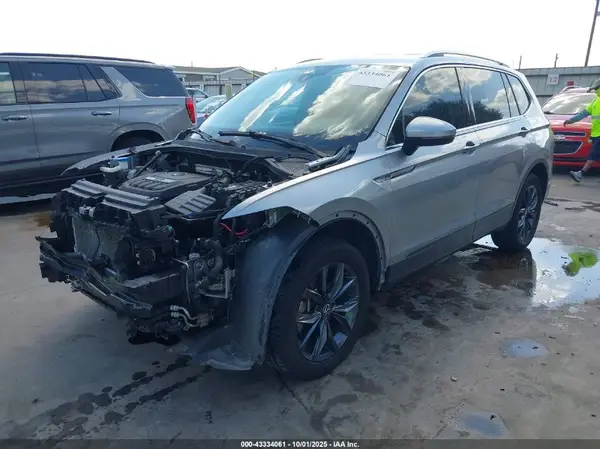 3VV3B7AX0PM006918 2023 VOLKSWAGEN TIGUAN - Image 2
