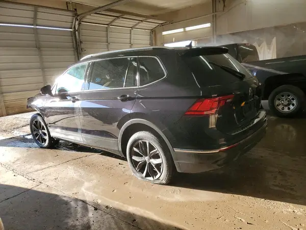 3VV3B7AX0PM067069 2023 VOLKSWAGEN TIGUAN - Image 2