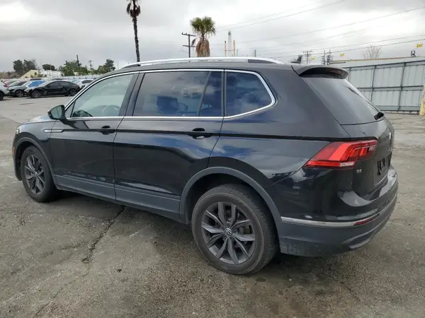 3VV3B7AX0PM105366 2023 VOLKSWAGEN TIGUAN - Image 2