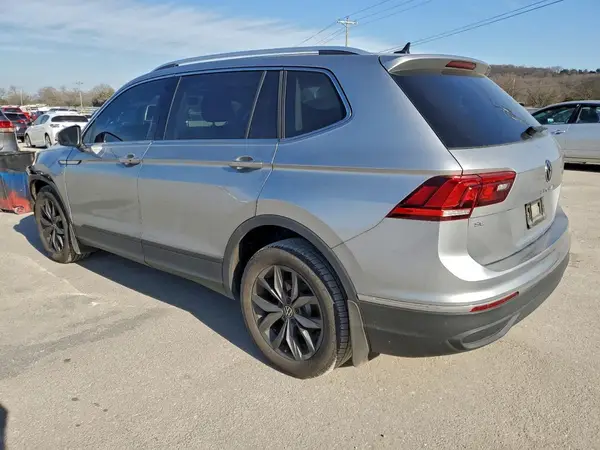 3VV3B7AX0PM125858 2023 VOLKSWAGEN TIGUAN - Image 2