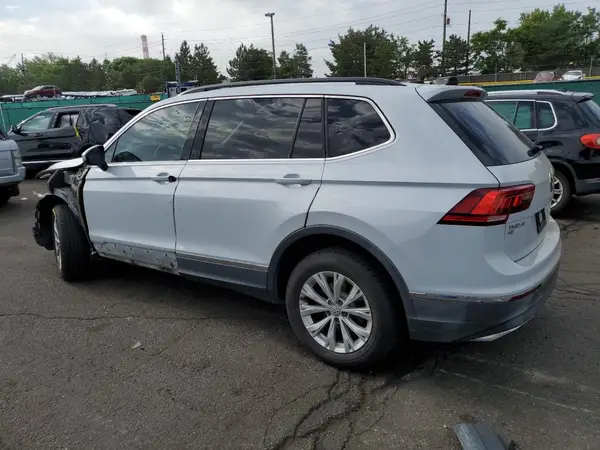 3VV3B7AX1JM002481 2018 VOLKSWAGEN TIGUAN - Image 2
