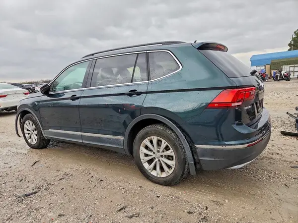 3VV3B7AX1JM007938 2018 VOLKSWAGEN TIGUAN - Image 2