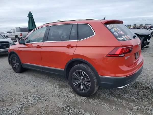 3VV3B7AX1JM008068 2018 VOLKSWAGEN TIGUAN - Image 2