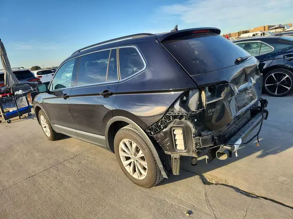3VV3B7AX1JM011665 2018 VOLKSWAGEN TIGUAN - Image 2