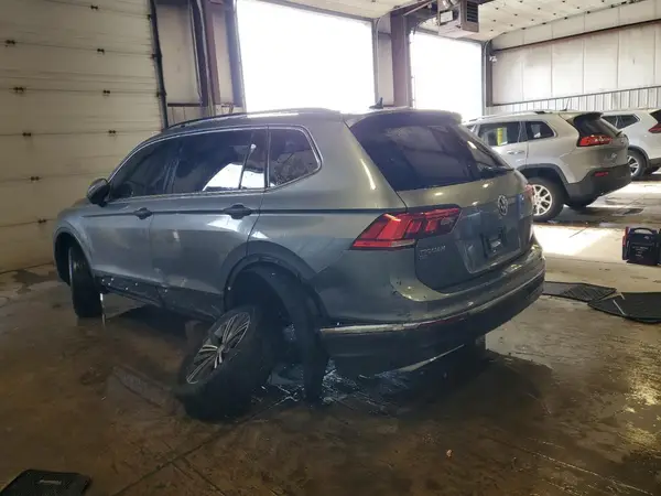 3VV3B7AX1JM026800 2018 VOLKSWAGEN TIGUAN - Image 2