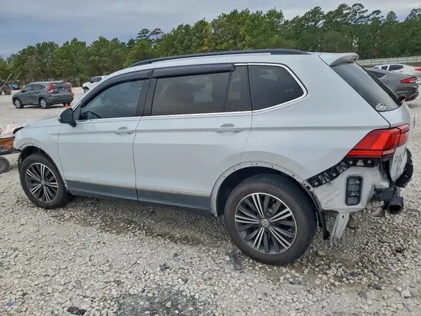 3VV3B7AX1JM041166 2018 VOLKSWAGEN TIGUAN - Image 2