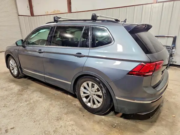 3VV3B7AX1JM044343 2018 VOLKSWAGEN TIGUAN - Image 2
