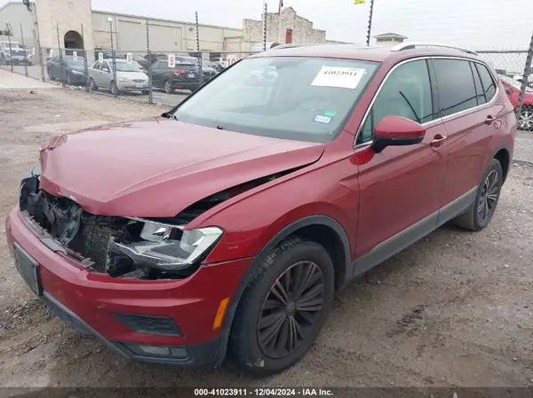 3VV3B7AX1JM044794 2018 VOLKSWAGEN TIGUAN - Image 2