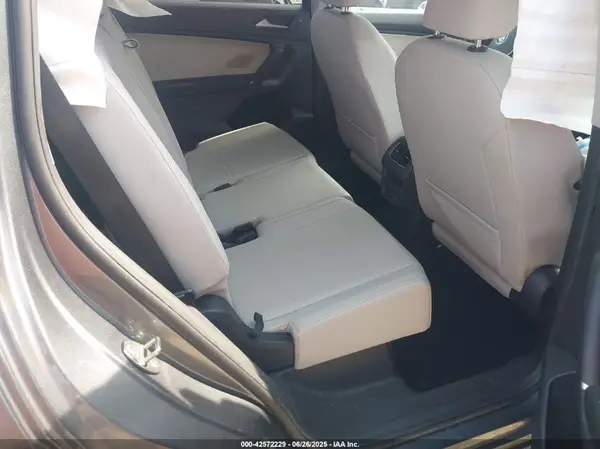 3VV3B7AX1JM045203 2018 VOLKSWAGEN TIGUAN - Image 8