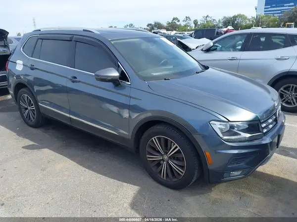 3VV3B7AX1JM046125 2018 VOLKSWAGEN TIGUAN - Image 1