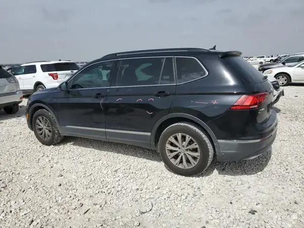 3VV3B7AX1JM055147 2018 VOLKSWAGEN TIGUAN - Image 2
