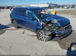 3VV3B7AX1JM069601 2018 VOLKSWAGEN TIGUAN