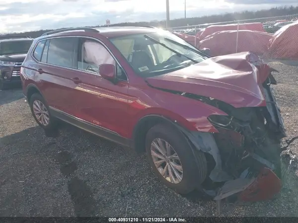 3VV3B7AX1JM076161 2018 VOLKSWAGEN TIGUAN - Image 1