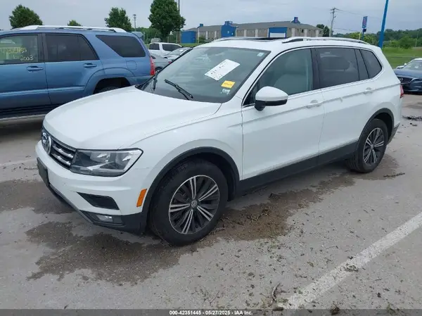 3VV3B7AX1JM079111 2018 VOLKSWAGEN TIGUAN - Image 2