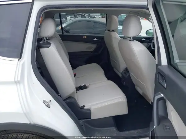 3VV3B7AX1JM079111 2018 VOLKSWAGEN TIGUAN - Image 8