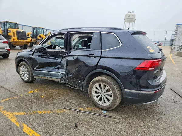 3VV3B7AX1JM081148 2018 VOLKSWAGEN TIGUAN - Image 2