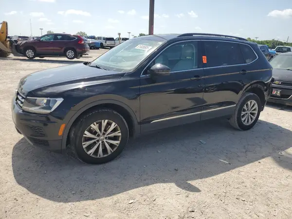 3VV3B7AX1JM082817 2018 VOLKSWAGEN TIGUAN - Image 1