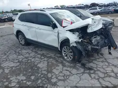 3VV3B7AX1JM086866 2018 VOLKSWAGEN TIGUAN