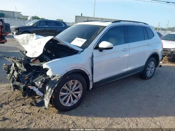 3VV3B7AX1JM086866 2018 VOLKSWAGEN TIGUAN - Image 2